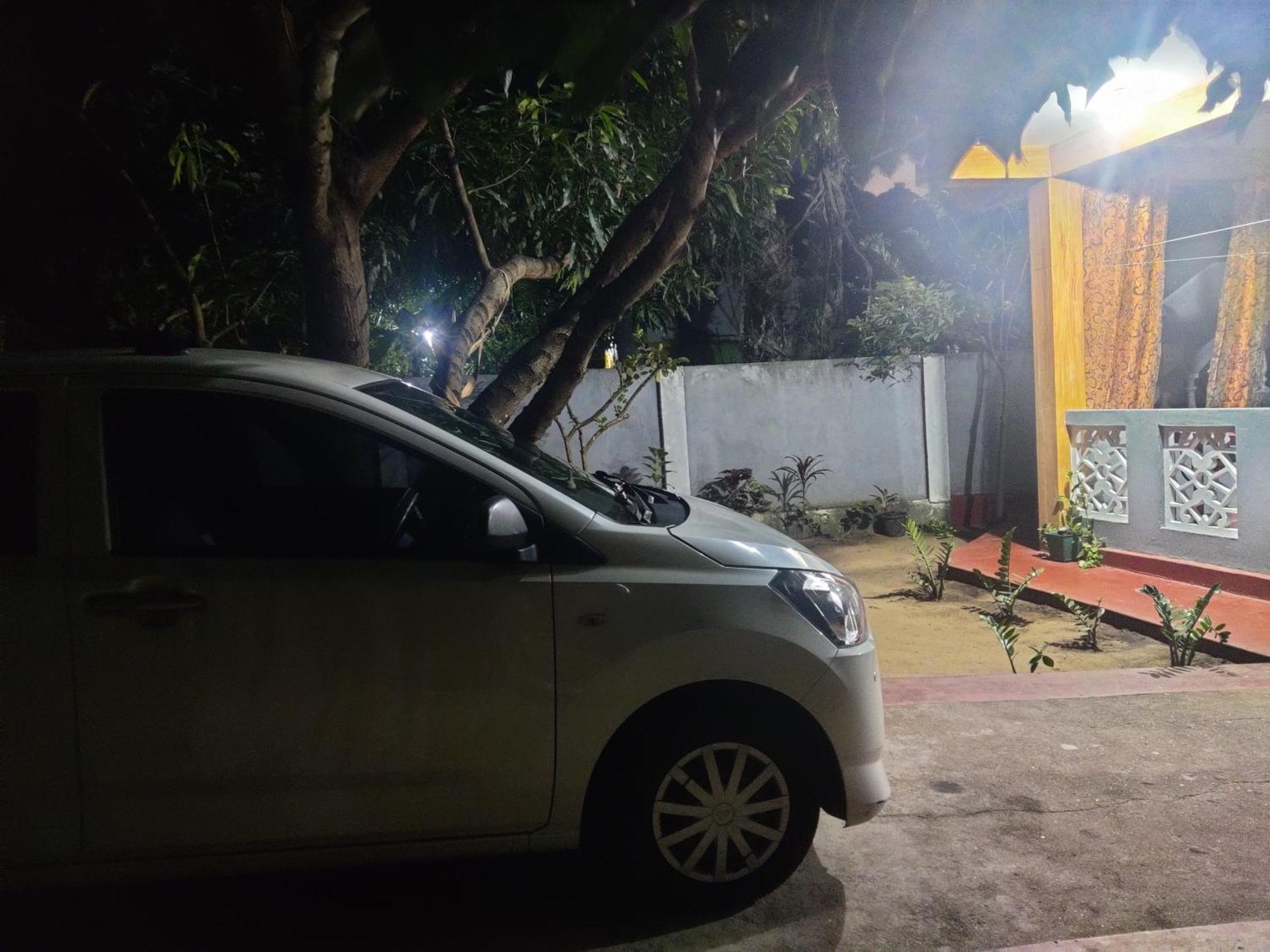 Enoch Guest House Mannar Exterior foto