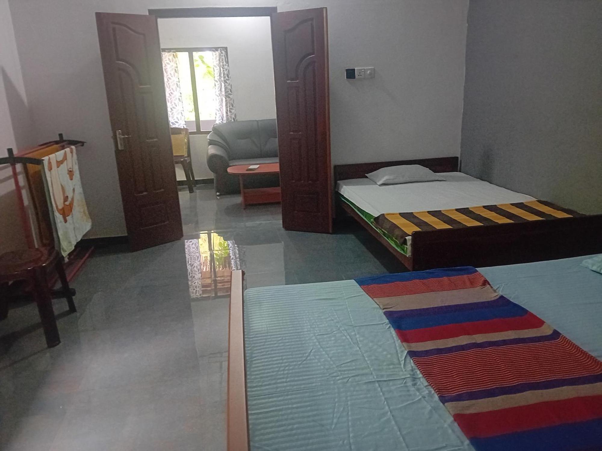 Enoch Guest House Mannar Exterior foto